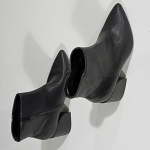 Madden Girl Sleek Black Block Heels Ankle Booties Size 9.5M